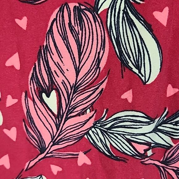 LuLaRoe TC (12-22) Red Feathers Butter Soft Legging Heart Love Plus Size Stretch - Picture 3 of 8